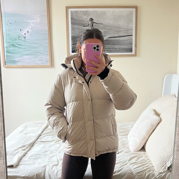 Aritzia super puff - Picture 2 of 7